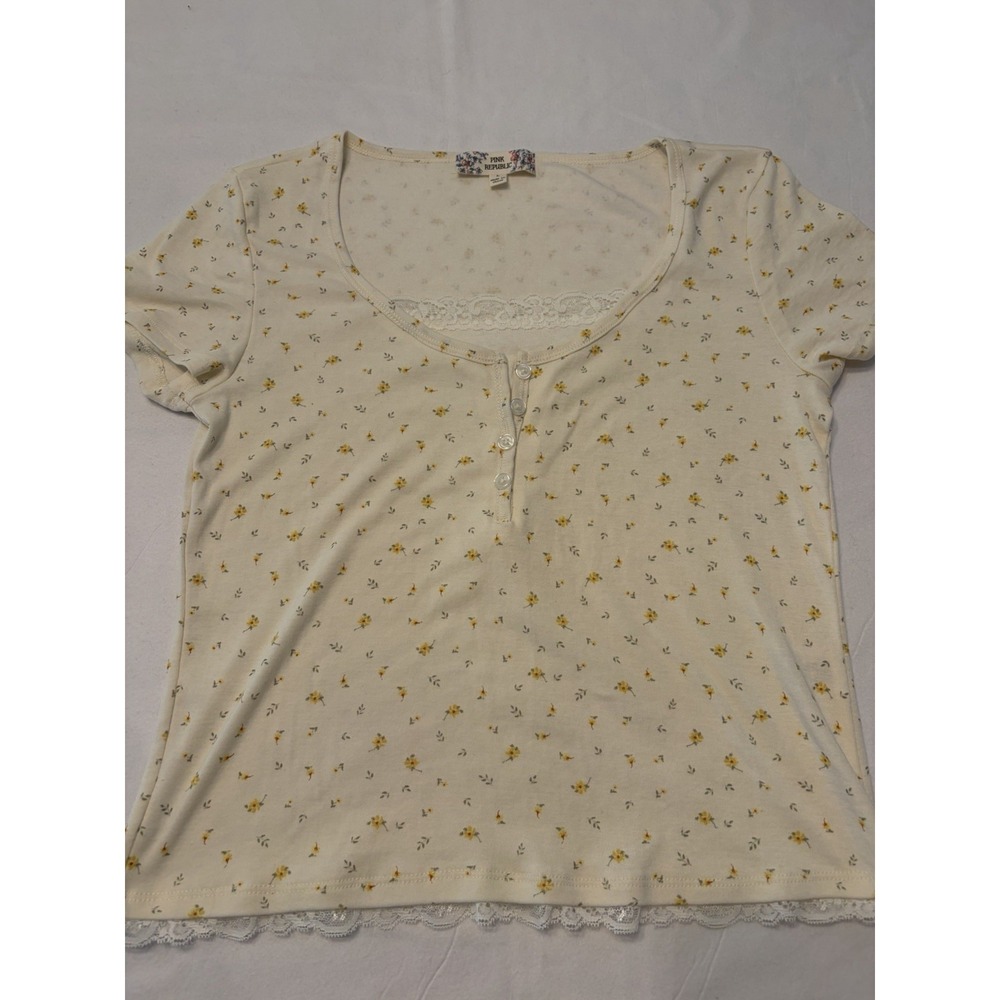Pink Republic Women's Floral Henley T-Shirt White/Yellow Scoop Neck Lace L